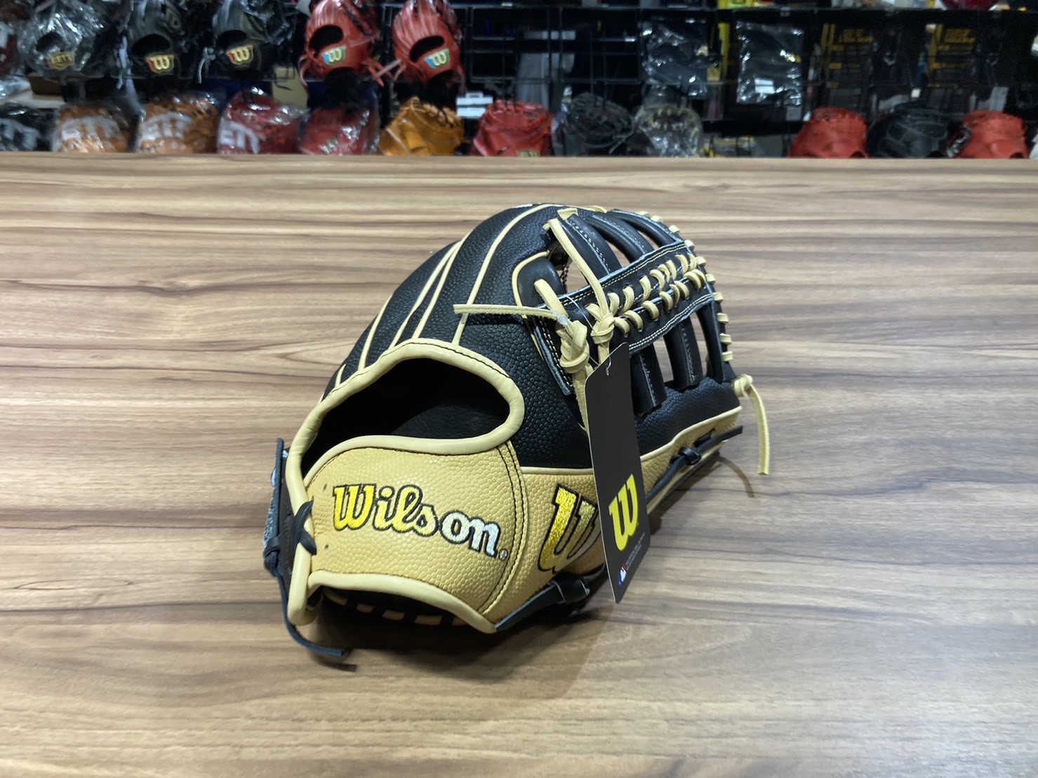Wilson A2000 Series 1810SS 12.75 Outfield Glove WBW1009731275 (2023)